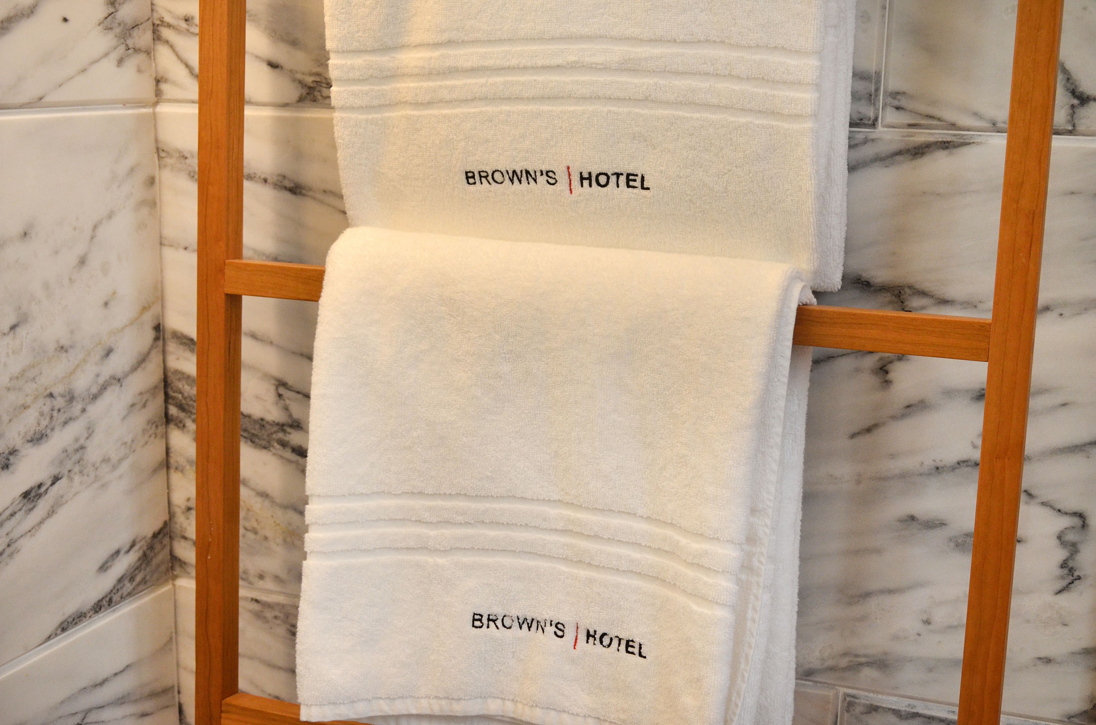 Foto - Browns Central Hotel