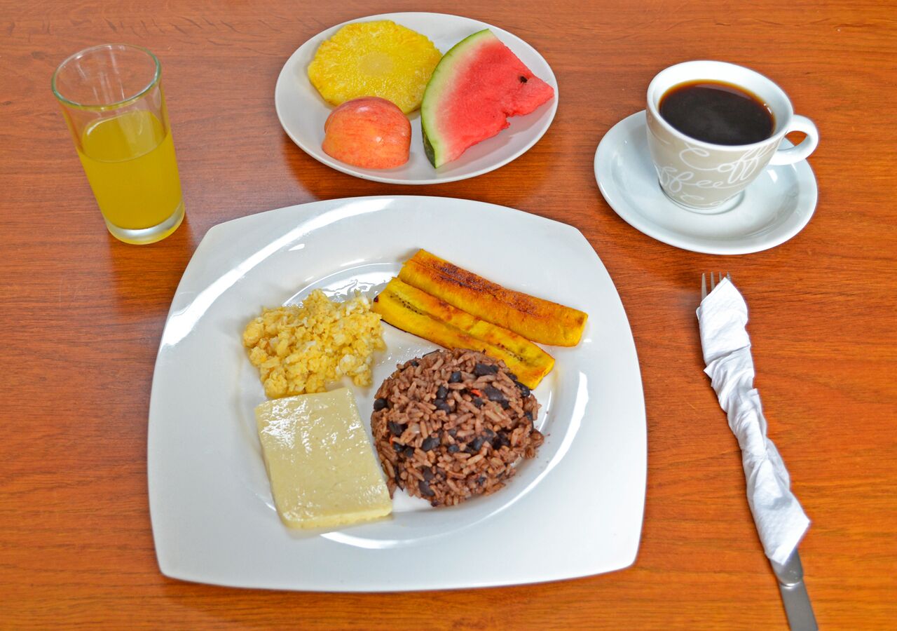 free daily full breakfast