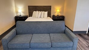 Family Suite | Premium bedding, free WiFi, bed sheets - The Coastal Inn and Suites (Long Beach)