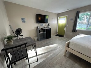 Estudio, 1 cama Queen size | Ropa de cama de alta calidad, wifi gratis y ropa de cama