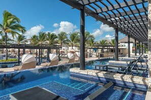 Premium bedding, minibar, in-room safe, individually decorated - Royalton CHIC Punta Cana, An Autograph Collection All-Inclusive Resort & Casino – Adults Only (Punta Cana)