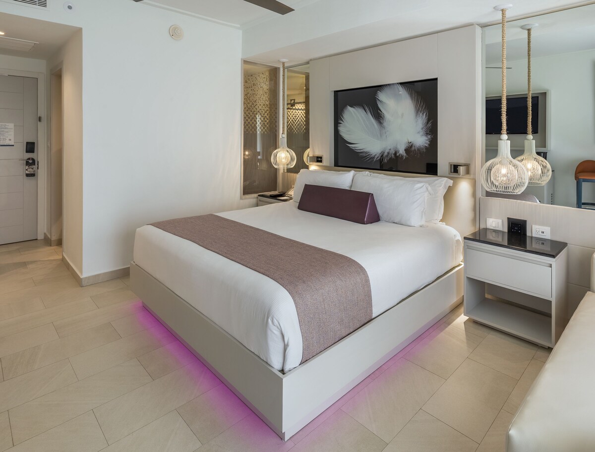 Premium bedding, minibar, in-room safe, individually decorated