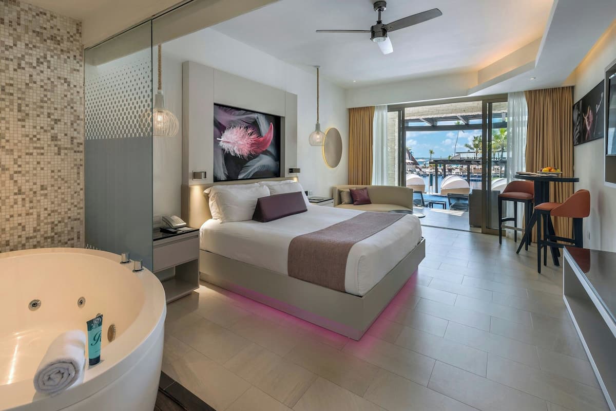 Ropa de cama de alta calidad y minibar