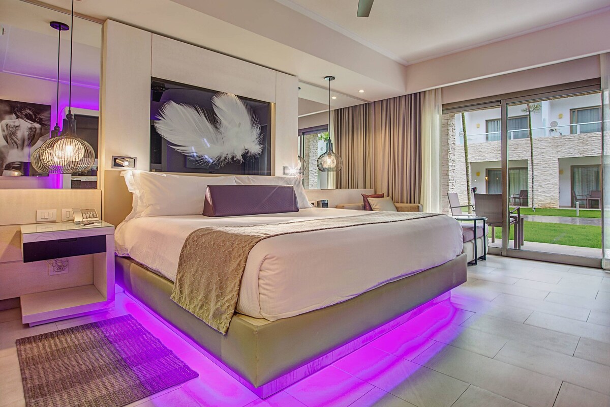 Luxury Room | Premium bedding, minibar, in-room safe, individually decorated