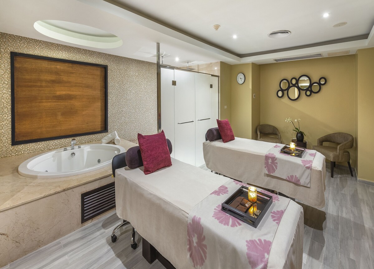 Body treatments, hydrotherapy, facials, manicures and pedicures