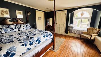 Classic Triple Room, Balcony