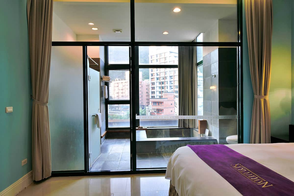 Deluxe Suite | 1 bedroom, premium bedding, down duvets, pillow-top beds