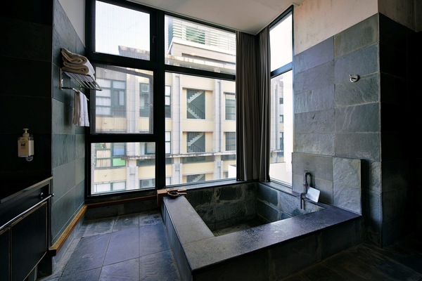 Superior Family Room | Bathroom | Separate tub and shower, spring water tub, rainfall showerhead