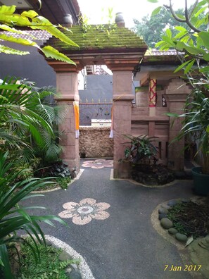 Property entrance - Praety Home Stay (Ubud)