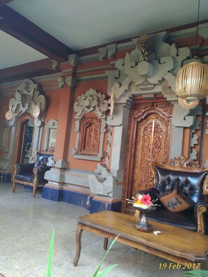 Standardzimmer (Without Air Conditioning ) | Sitzecke in der Lobby