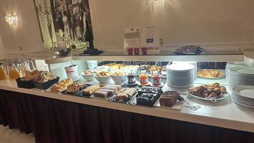 Colazione a buffet inclusa