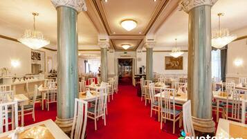 Free buffet breakfast