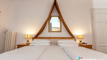 Superior Doppelzimmer "L" | Zimmersafe, individuell dekoriert, individuell eingerichtet