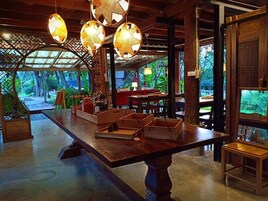 Kawasan tempat duduk lobi