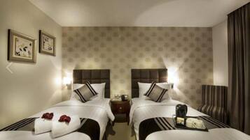 Minibar, in-room safe, free WiFi