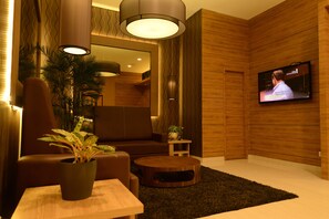 Coin salon dans le hall