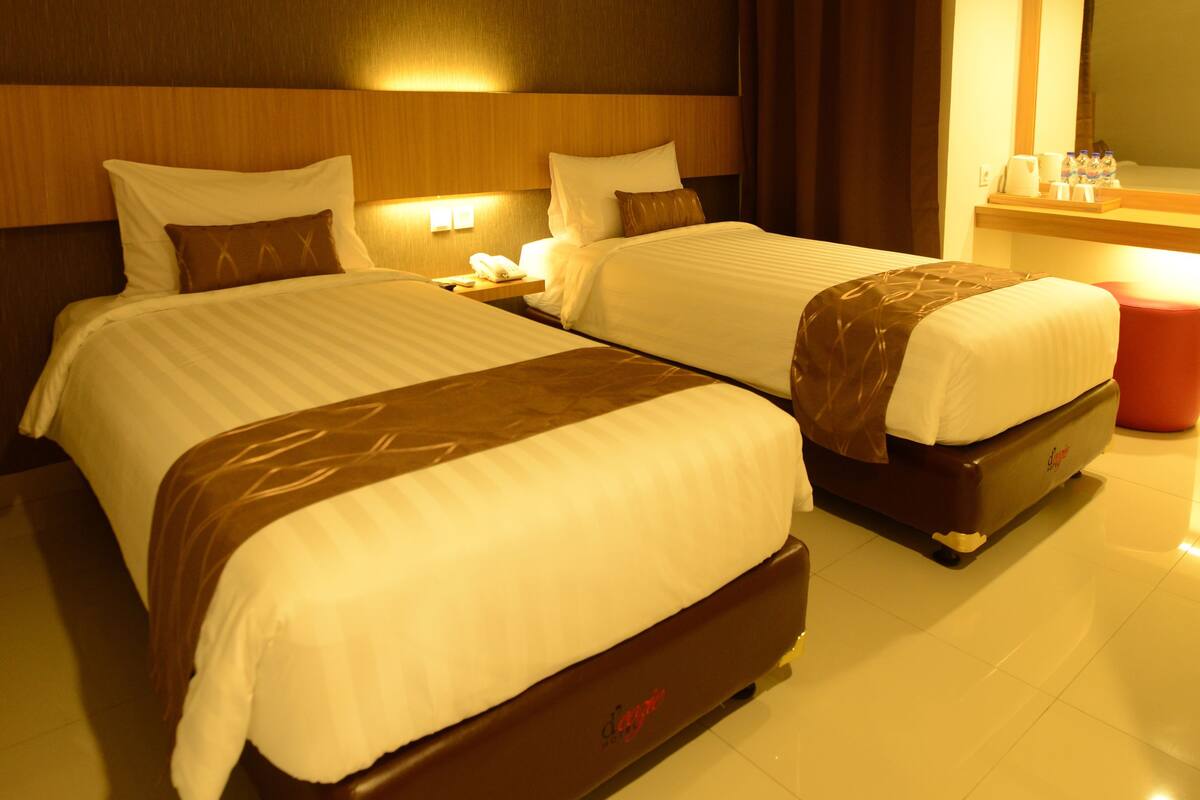 Superior Room | Premium bedding, in-room safe, desk, blackout drapes