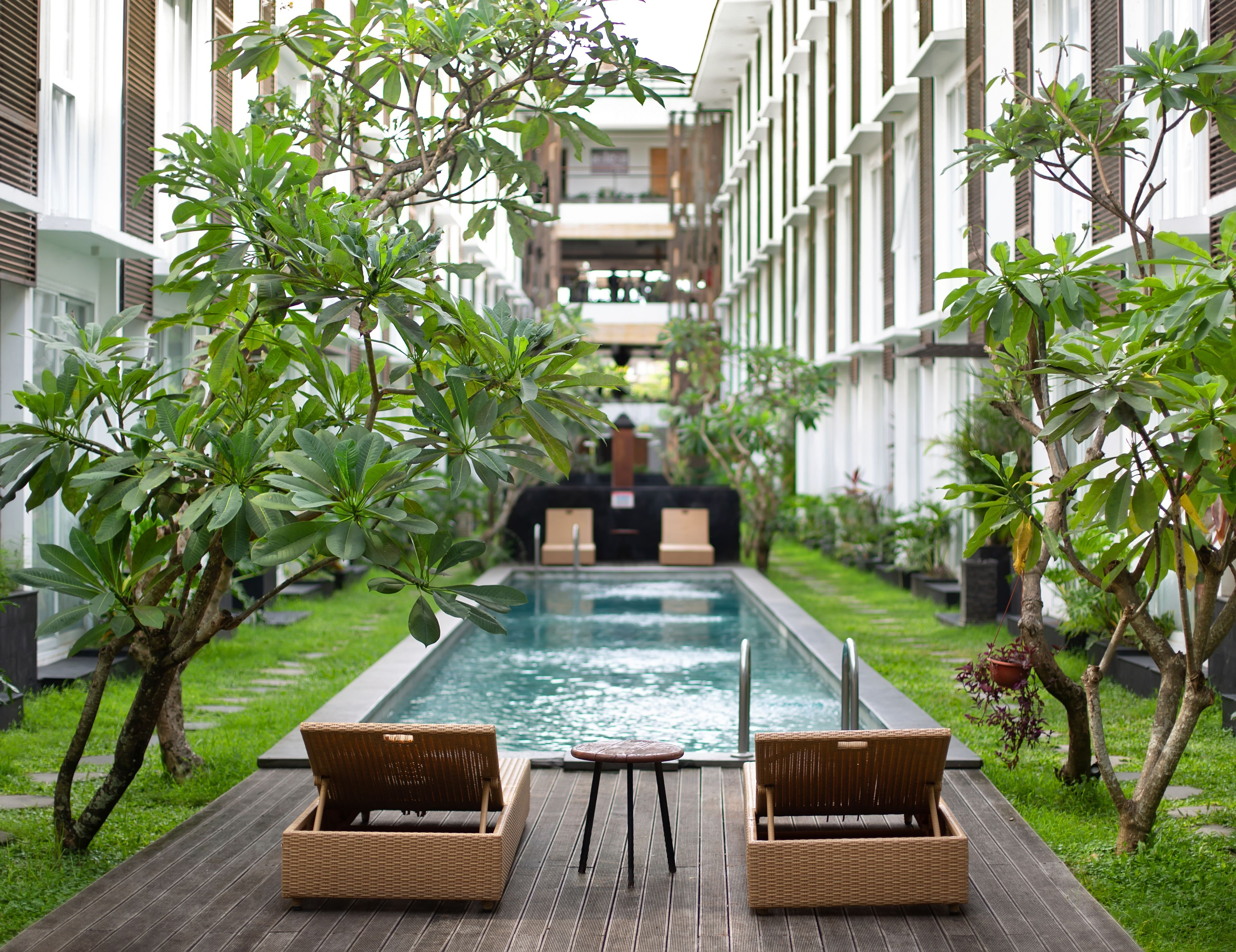 2 outdoor pools