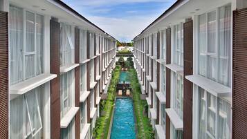 2 kolam renang outdoor