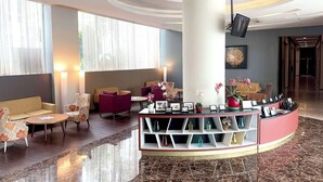 Lobby - Kyriad Hotel Airport Jakarta (Tangerang)