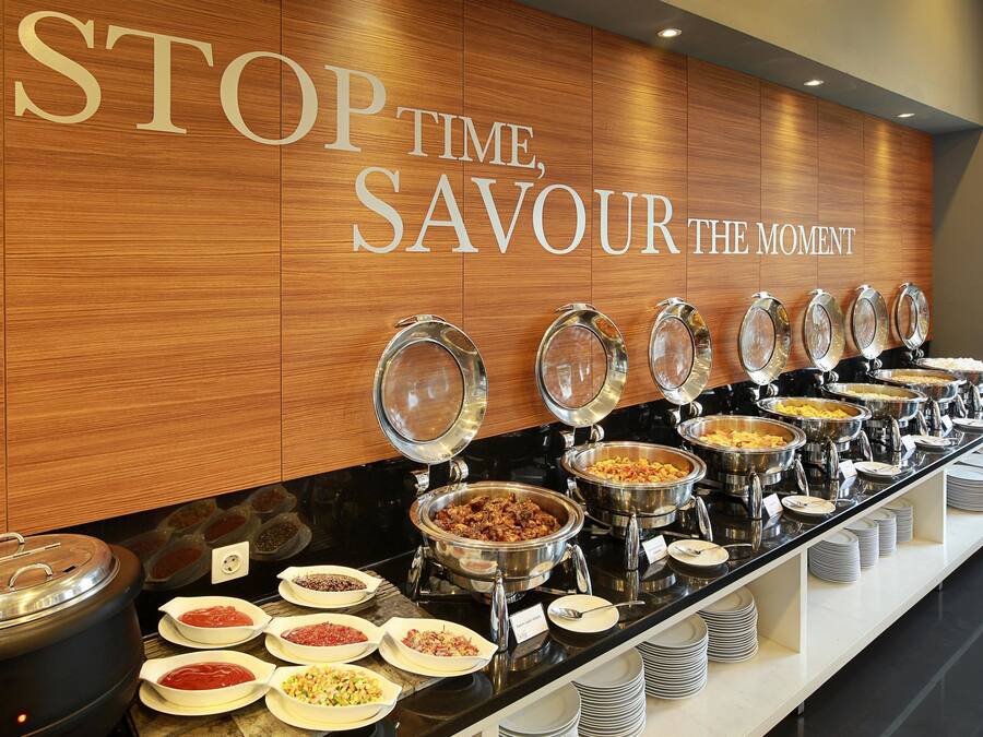 Ze serveren er ontbijt, lunch en diner