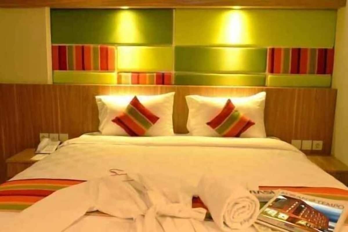 In-room safe, individually furnished, desk, blackout curtains