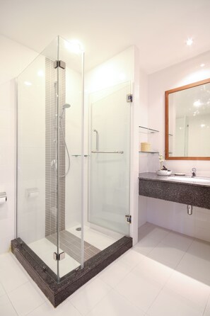 Ducha del cuarto de baño