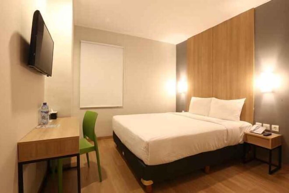 Cofres nos quartos, escrivaninha, Wi-Fi de cortesia, roupa de cama