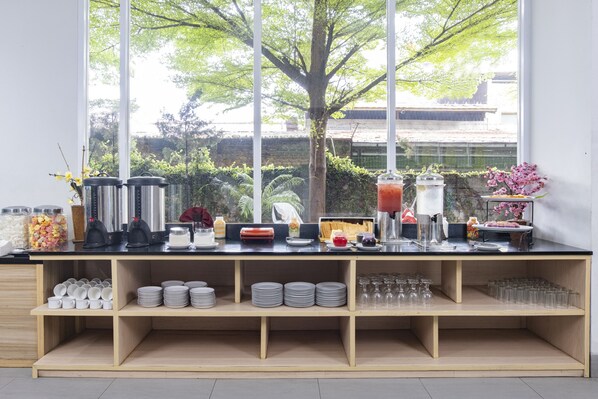 Daily buffet breakfast for a fee - Hotel Citradream Cirebon (West Cirebon)