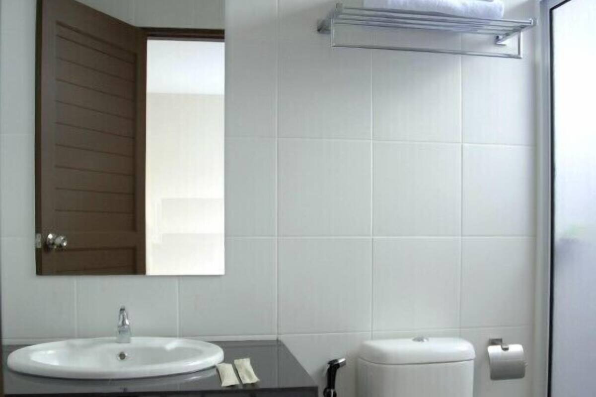 Duş, saç kurutma makinesi, havlu