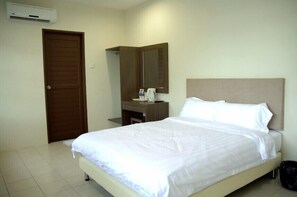 Free WiFi, bed sheets - Petanak Lodge (Kuching)