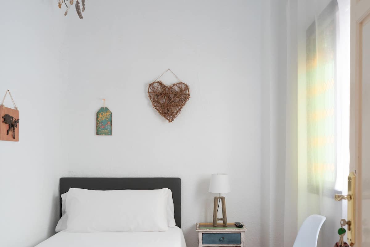 Single Room, Shared Bathroom | Premium bedding, memory foam beds, iron/ironing board, cribs/infant beds
