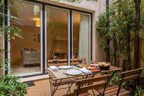 Premium Suite, Garden View | Terrace/patio