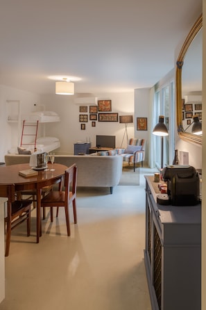 Premium-Suite, Gartenblick | Wohnzimmer | Plasmafernseher