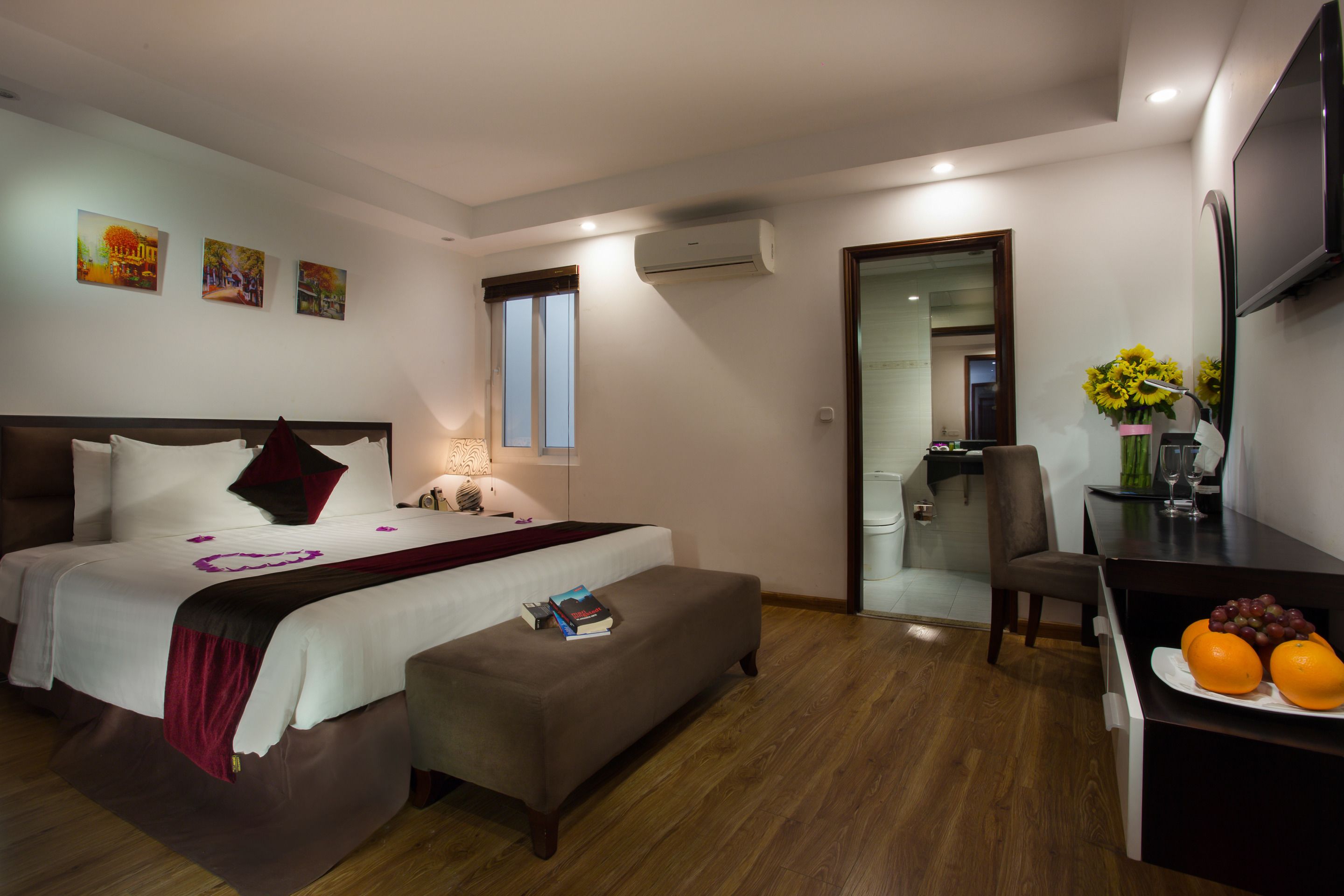 quiet deluxe double room | 1 bedroom, minibar, in-room safe, desk