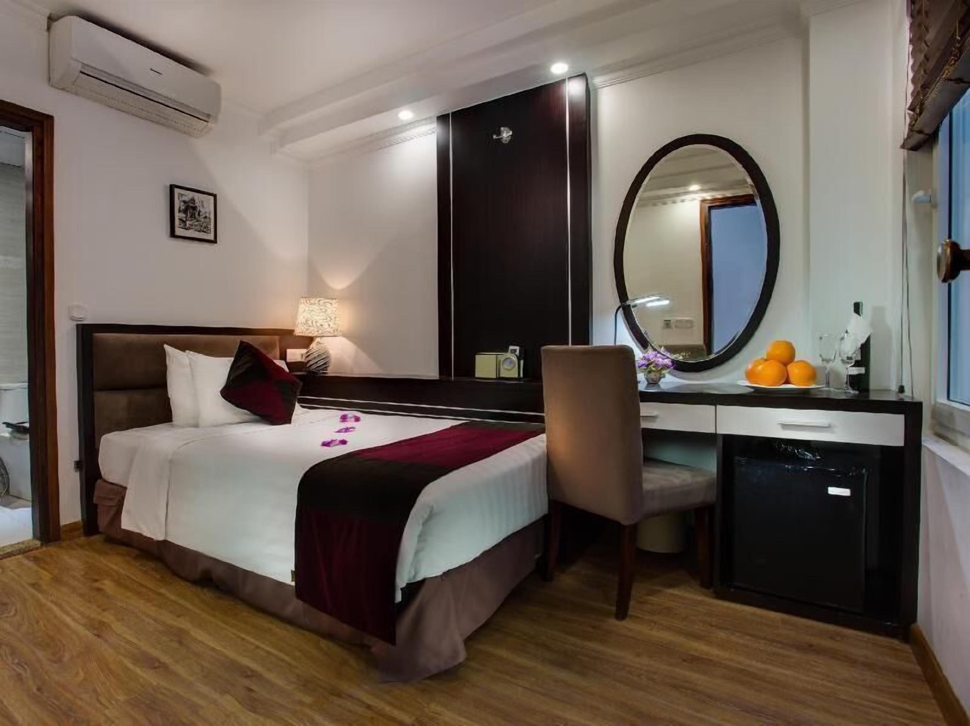 Minibar, in-room safe, desk, soundproofing