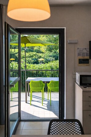 Basic Apartment, 2 Bedrooms (Easy 1° Floor) | Bathroom | Shower, rainfall showerhead, towels - Belvedere Village (Castelnuovo del Garda)