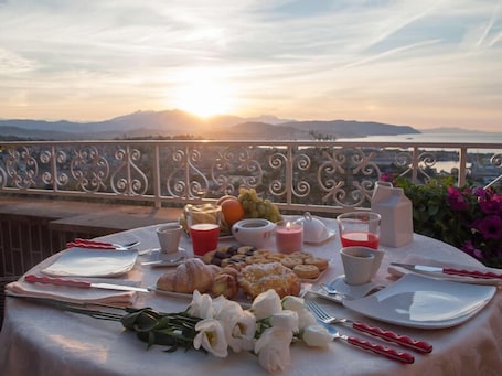 ์ผ์ธ ์๋น