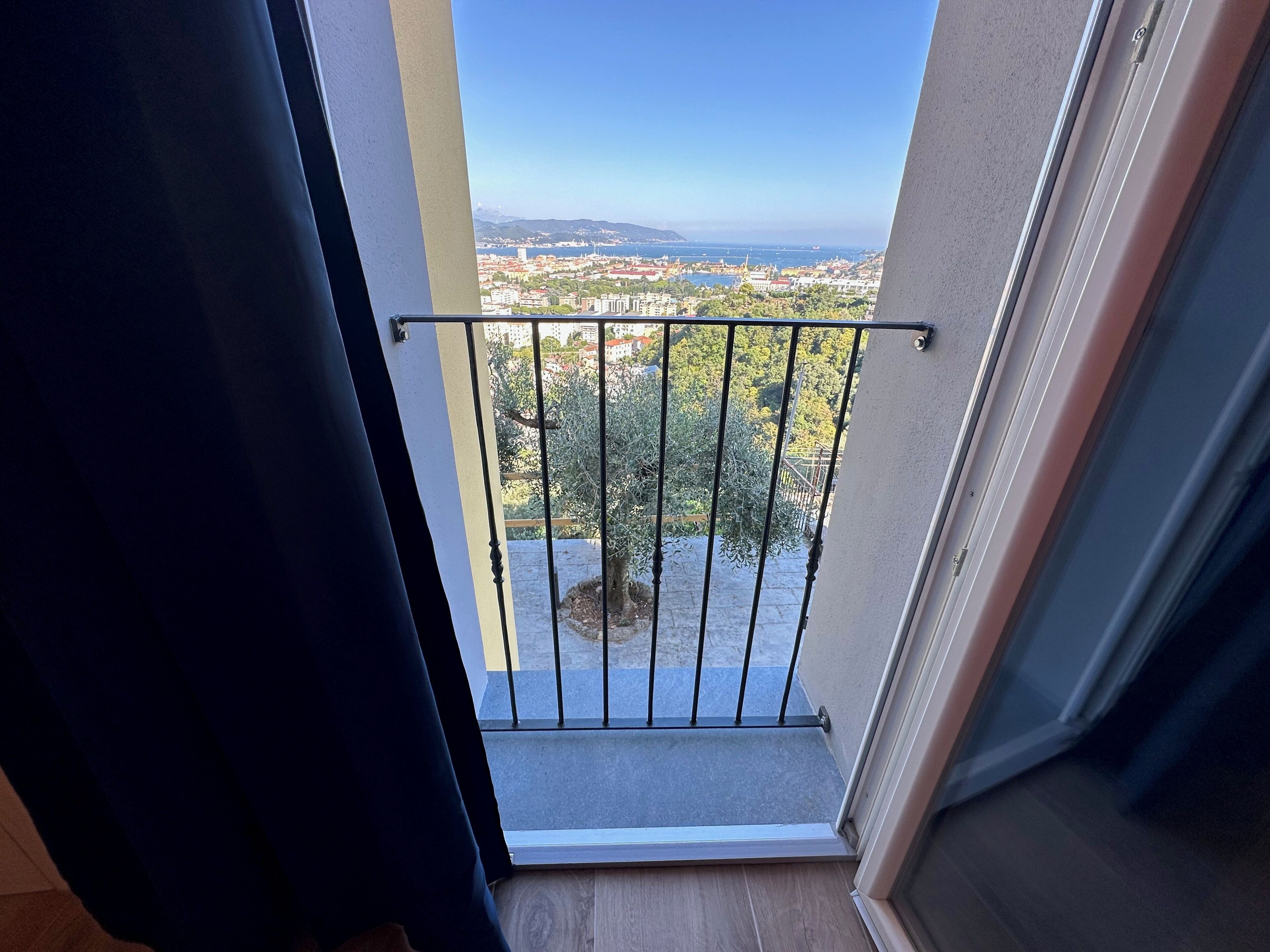 Deluxe Double Room, Sea View, Annex Building | Minibar, desk, free WiFi, bed sheets