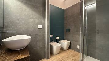 Deluxe Double Room, Sea View, Annex Building | Bathroom | Shower, free toiletries, hair dryer, bidet