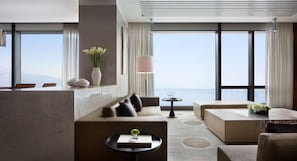 客房內保險箱、隔音、折疊床/加床、免費無線上網