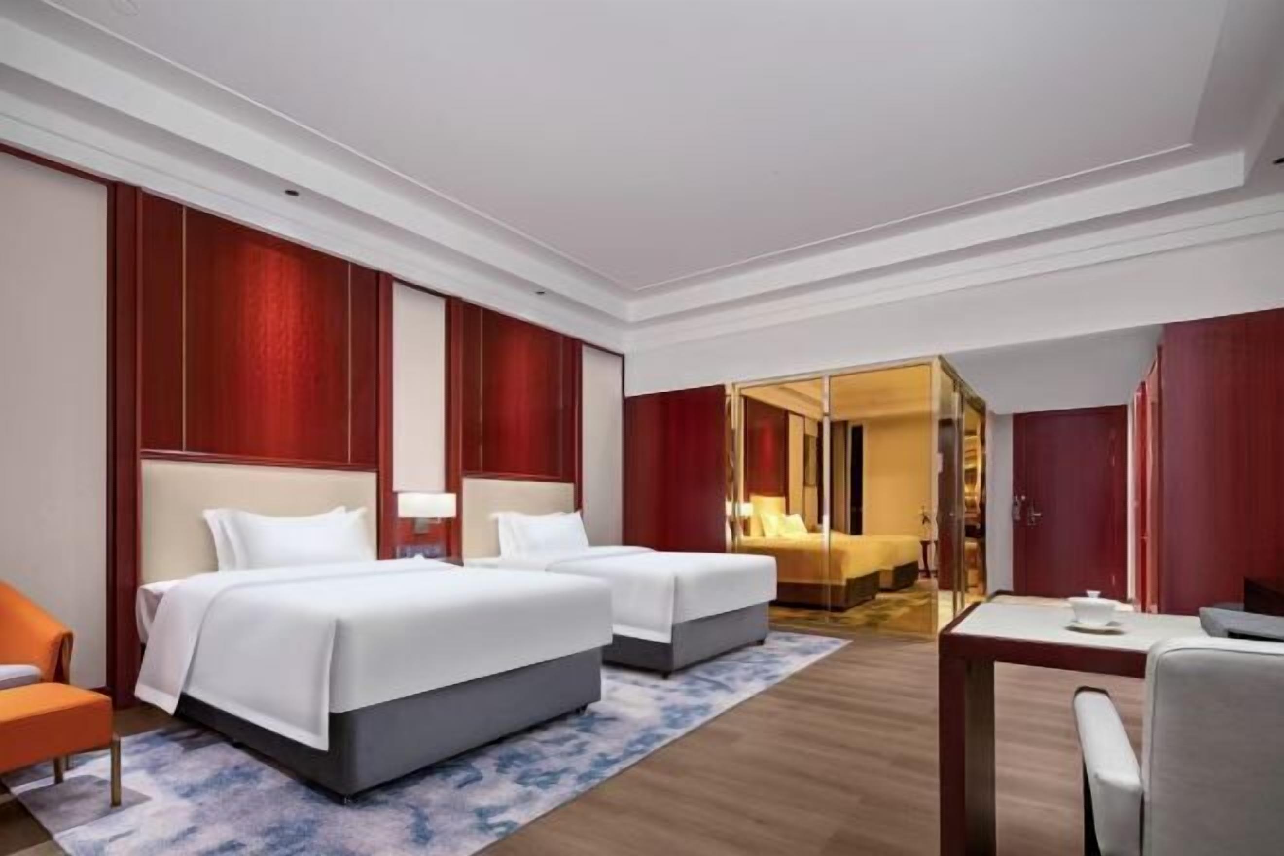 Minibar, Zimmersafe, Bügeleisen/Bügelbrett, Internetzugang