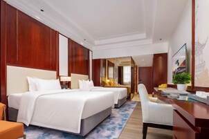 Minibar, in-room safe, iron/ironing board, Internet