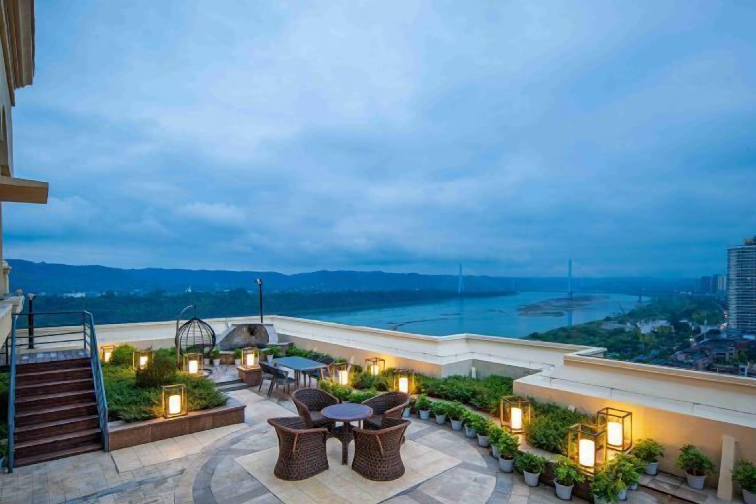 Minibar, Zimmersafe, Bügeleisen/Bügelbrett, Internetzugang