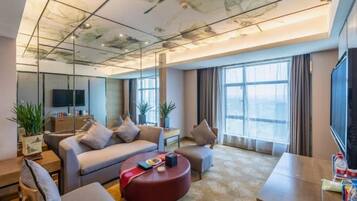 Minibar, in-room safe, iron/ironing board, Internet