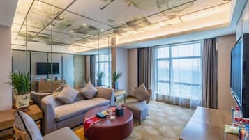 Minibar y caja de seguridad en la habitación