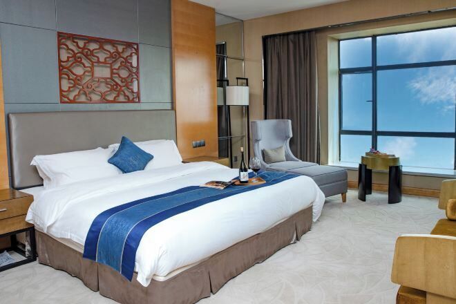 Minibar, in-room safe, iron/ironing board, Internet