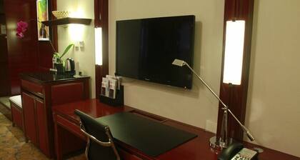 Yuji Royal Grand Hotel