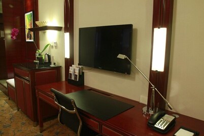 Yuji Royal Grand Hotel