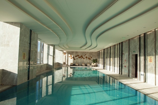 Una piscina techada